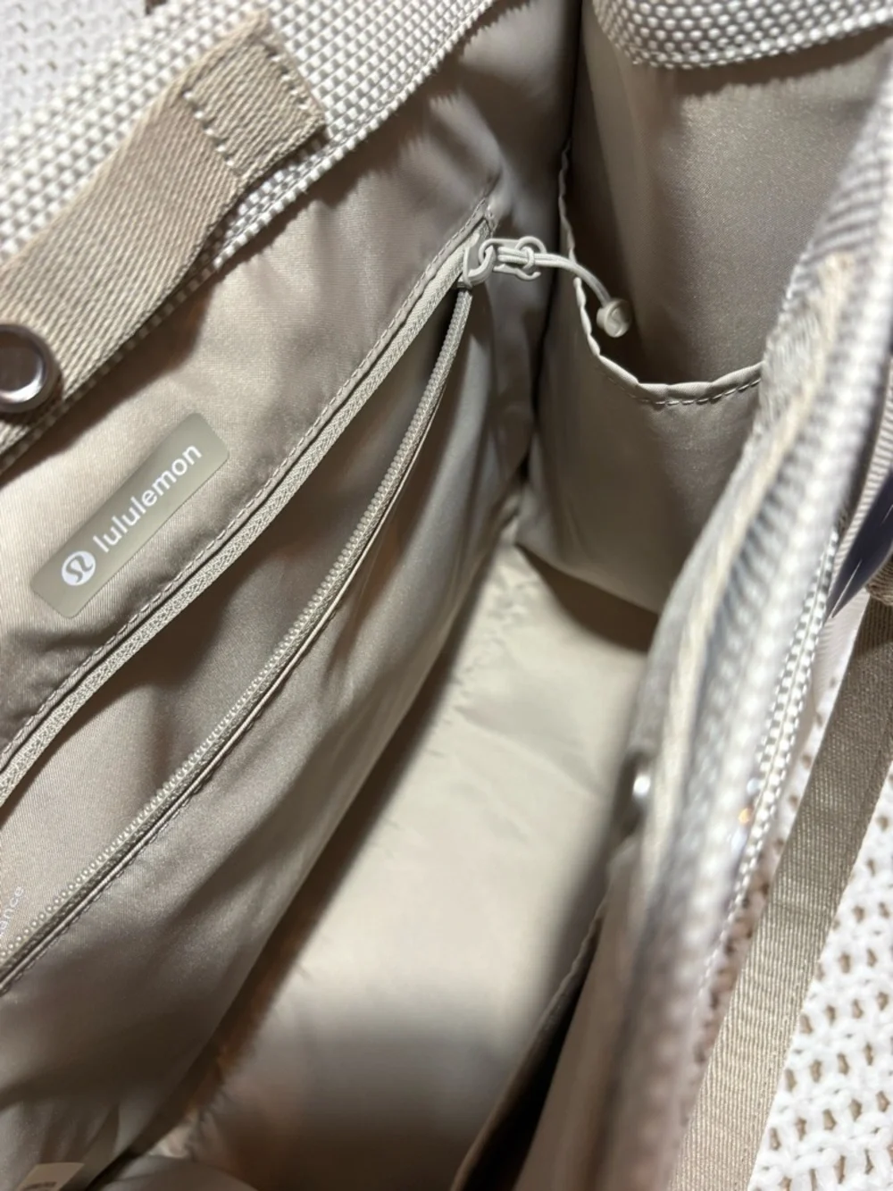NWT lululemon two tone canvas tote 10L - Picture 14 of 14